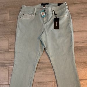 Torrid Jeggings - Tea teen Wash (NWT)